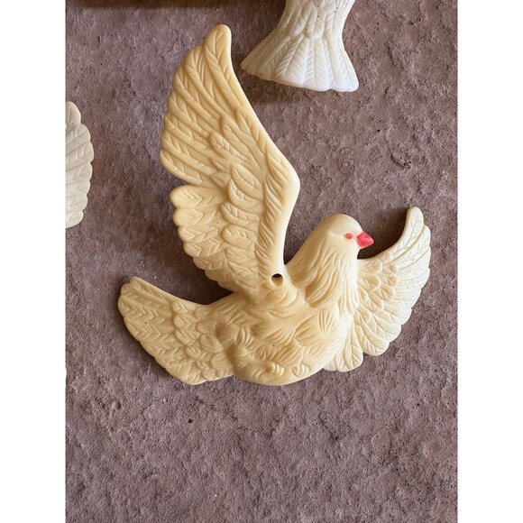 Vintage Lot Of 4 White Dove's Iridescent Plastic Christmas Ornament - Picture 8 of 10